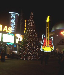 CityWalk Christmas Tree, December 2006 (Photo by Devon Whitehead)