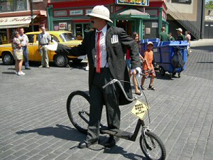 Groucho on New York Street, September 2006