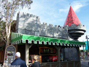 Shrek Castle Snacks seen in January 2007 - photo from Coasterrealm.com - used with permission