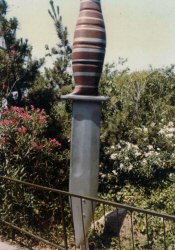 Giant Knife